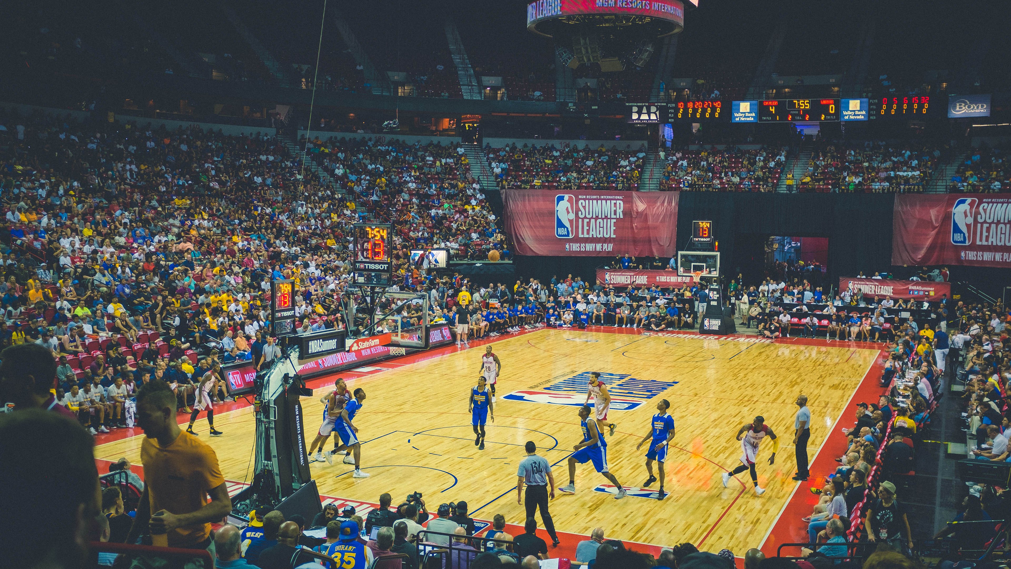 袋鼠队中场球员的突破能力强，能有效带动全队进攻，袋鼠battle